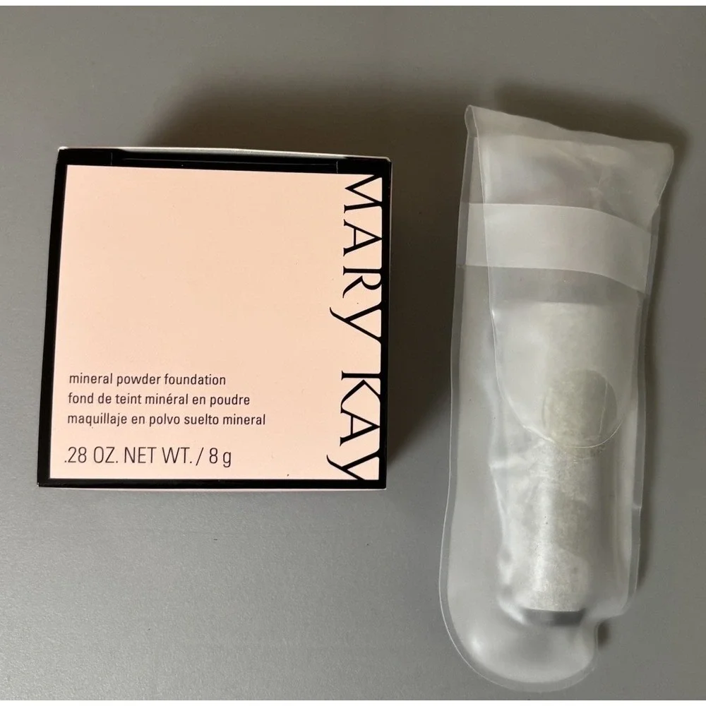 Mary Kay Mineral Powder Foundation 040984 Ivory 1 Discontinued NIB W/Brush